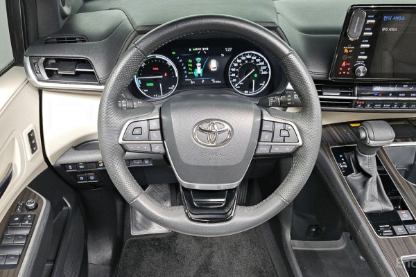 2023 Toyota Sienna с пробегом 81 160 км