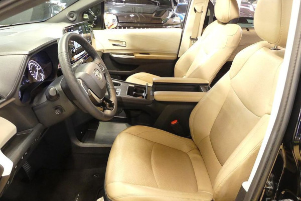 2023 Toyota Sienna с пробегом 30 331 км