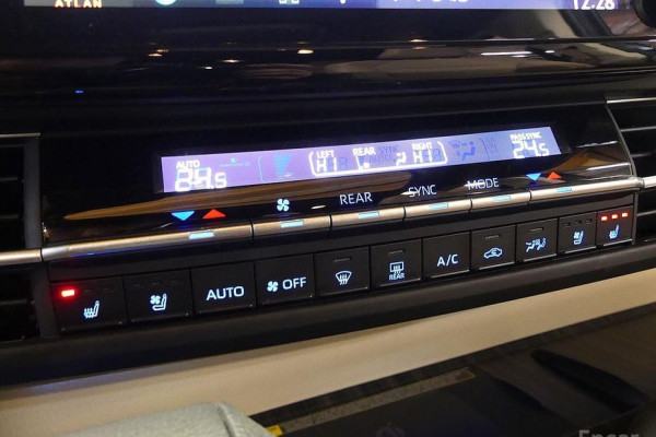 2023 Toyota Sienna с пробегом 30 331 км