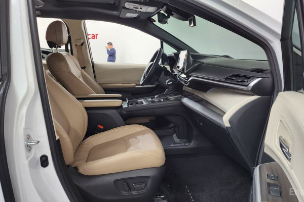 2023 Toyota Sienna с пробегом 25 586 км