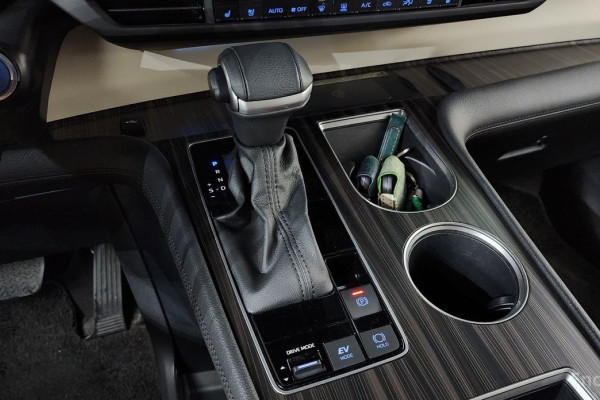 2023 Toyota Sienna с пробегом 25 586 км