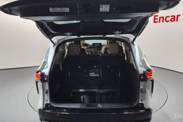 2023 Toyota Sienna с пробегом 25 586 км