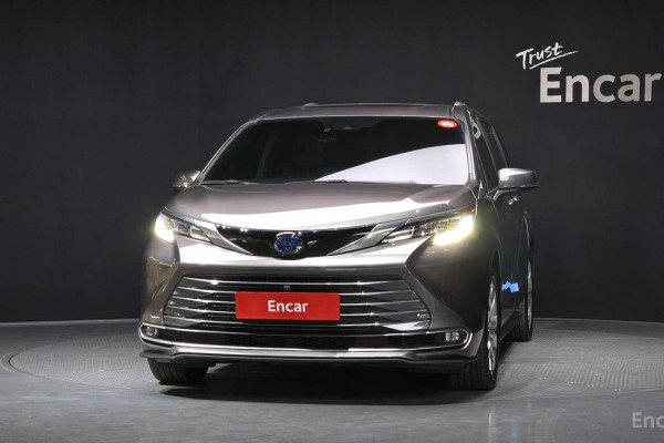 2022 Toyota Sienna с пробегом 74 030 км