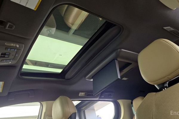 2022 Toyota Sienna с пробегом 74 030 км