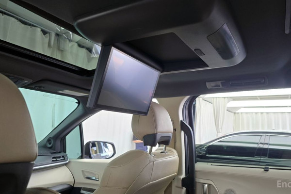 2022 Toyota Sienna с пробегом 74 030 км