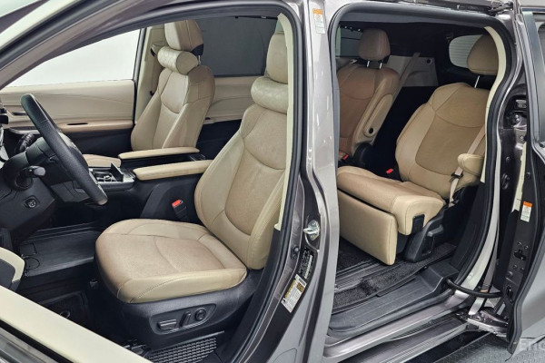 2022 Toyota Sienna с пробегом 32 611 км