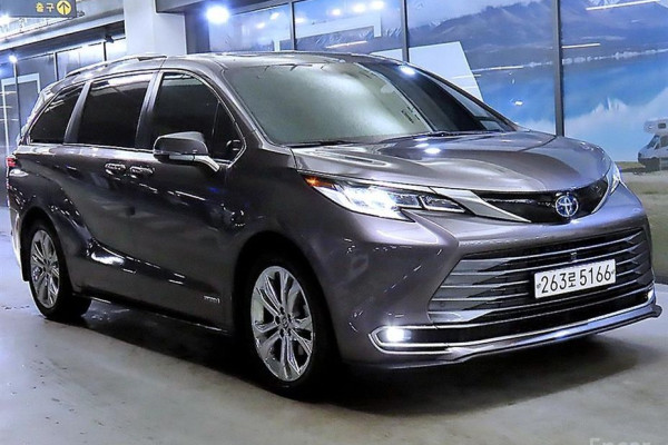 2021 Toyota Sienna с пробегом 101 199 км