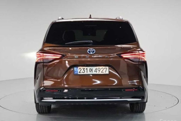 2023 Toyota Sienna с пробегом 58 624 км