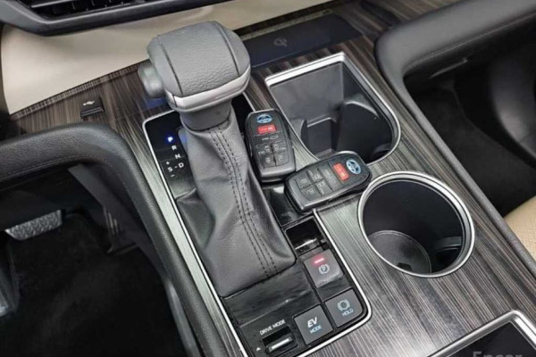 2023 Toyota Sienna с пробегом 58 624 км