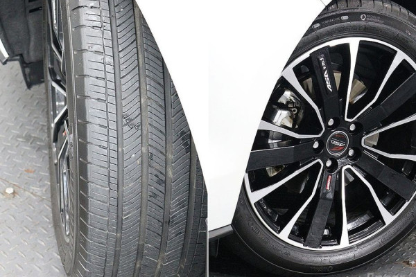 2023 Toyota Sienna с пробегом 33 945 км