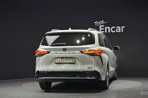 2023 Toyota Sienna с пробегом 94 351 км