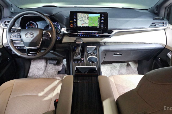 2023 Toyota Sienna с пробегом 94 351 км