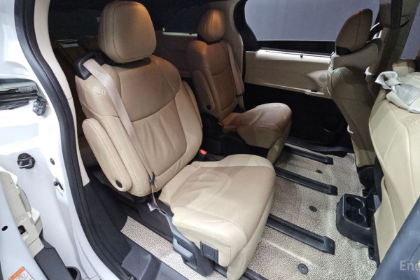 2023 Toyota Sienna с пробегом 94 351 км