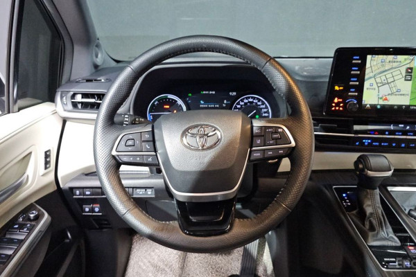 2023 Toyota Sienna с пробегом 94 351 км