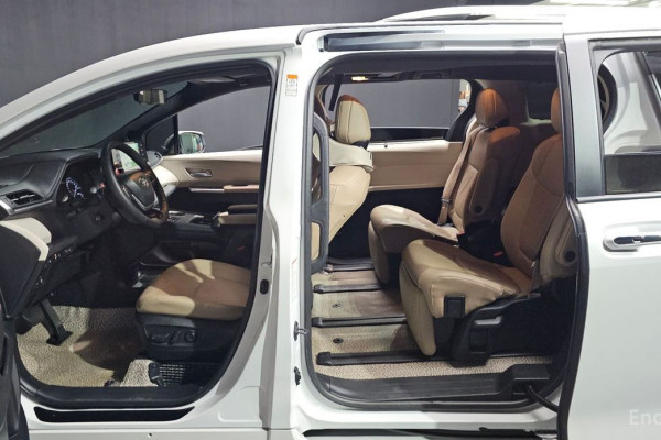 2023 Toyota Sienna с пробегом 94 351 км