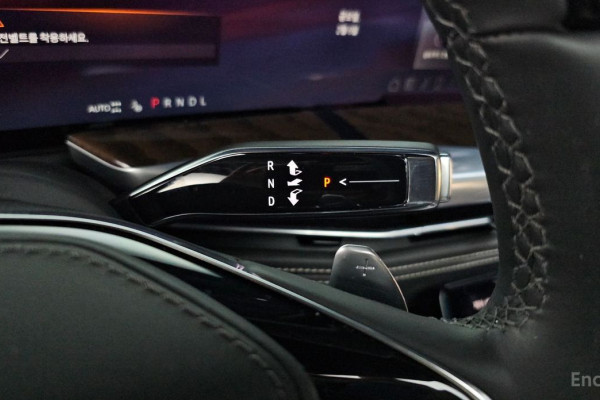 2025 Cadillac Escalade с пробегом 6 250 км