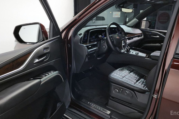 2022 Cadillac Escalade с пробегом 44 952 км