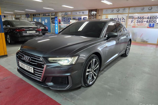 2022 Audi A6 с пробегом 83 000 км