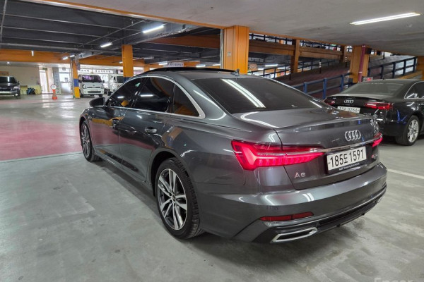 2022 Audi A6 с пробегом 83 000 км