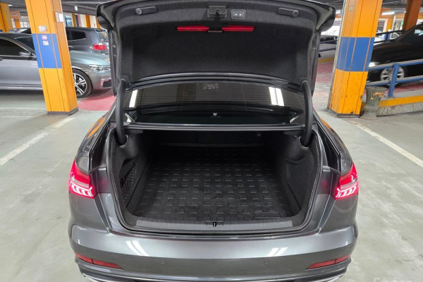 2022 Audi A6 с пробегом 83 000 км