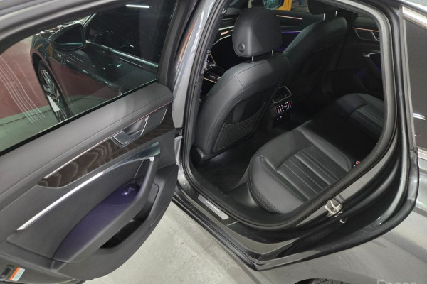 2022 Audi A6 с пробегом 83 000 км