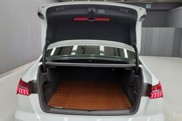 2021 Audi A6 с пробегом 103 700 км