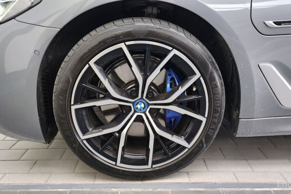 2023 BMW 5 серии с пробегом 25 283 км