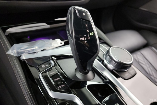 2023 BMW 5 серии с пробегом 25 283 км