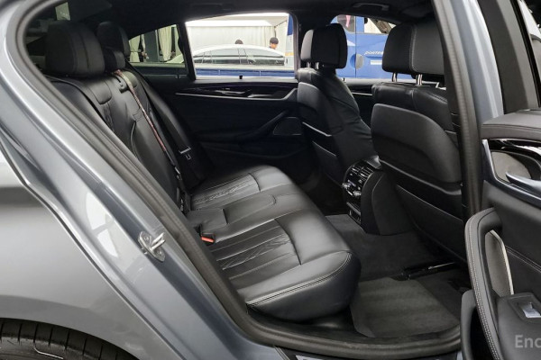 2023 BMW 5 серии с пробегом 25 283 км