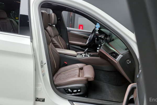 2022 BMW 5 серии с пробегом 54 626 км