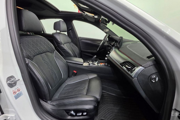 2023 BMW 5 серии с пробегом 26 132 км