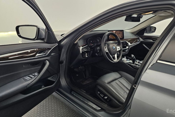 2022 BMW 5 серии с пробегом 53 019 км