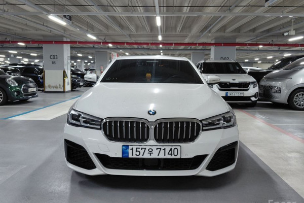 2022 BMW 5 серии с пробегом 38 761 км
