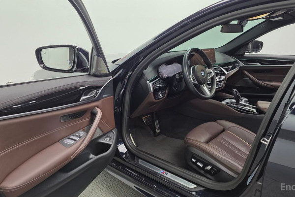 2022 BMW 5 серии с пробегом 37 470 км