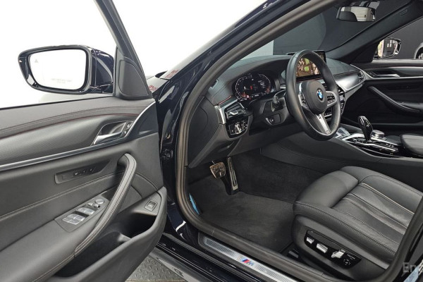 2022 BMW 5 серии с пробегом 15 476 км