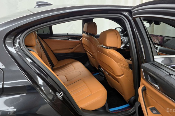 2022 BMW 5 серии с пробегом 37 985 км