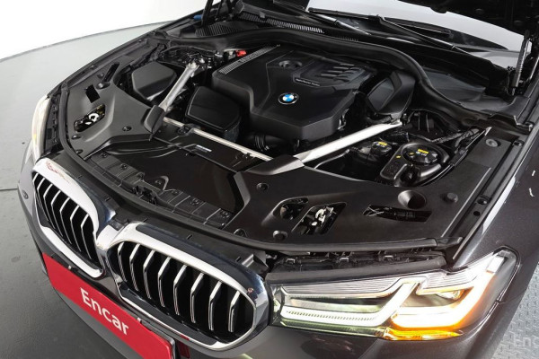 2022 BMW 5 серии с пробегом 42 186 км