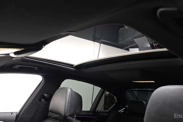 2022 BMW 5 серии с пробегом 42 186 км