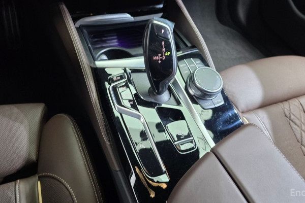 2022 BMW 5 серии с пробегом 33 867 км