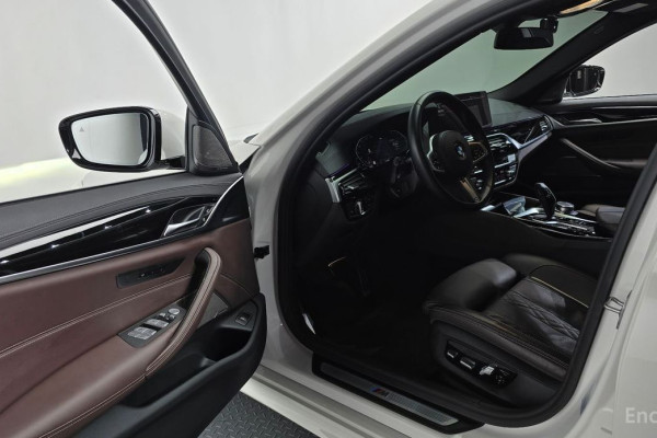 2022 BMW 5 серии с пробегом 33 867 км