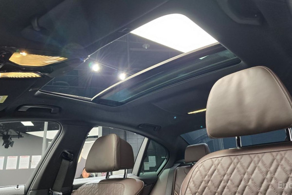 2022 BMW 5 серии с пробегом 33 867 км