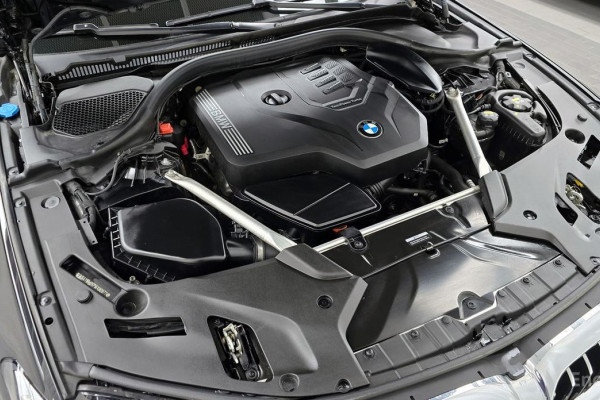 2022 BMW 5 серии с пробегом 28 986 км