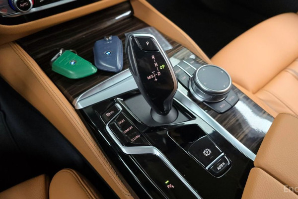 2022 BMW 5 серии с пробегом 28 986 км