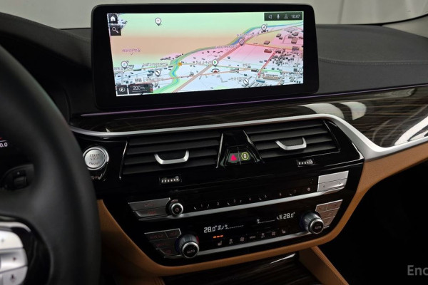 2022 BMW 5 серии с пробегом 28 986 км