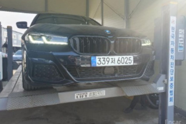 2022 BMW 5 серии с пробегом 26 943 км