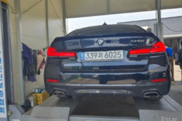 2022 BMW 5 серии с пробегом 26 943 км