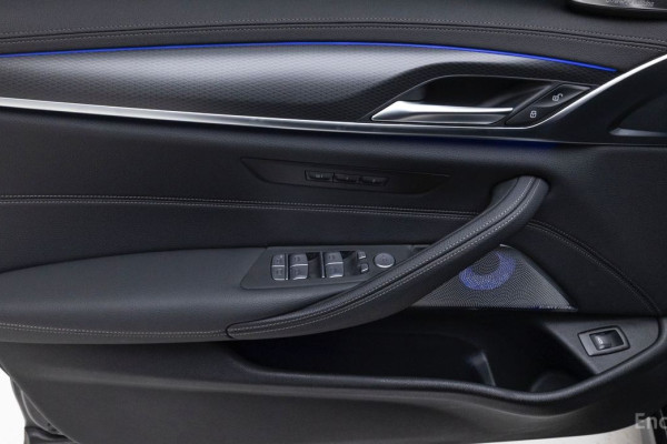 2022 BMW 5 серии с пробегом 25 455 км