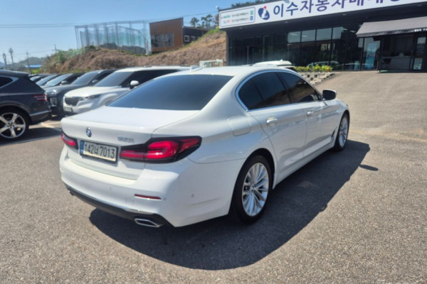 2022 BMW 5 серии с пробегом 53 120 км