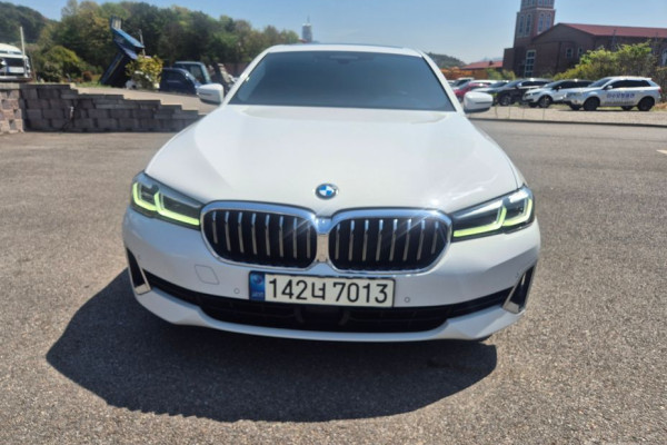2022 BMW 5 серии с пробегом 53 120 км