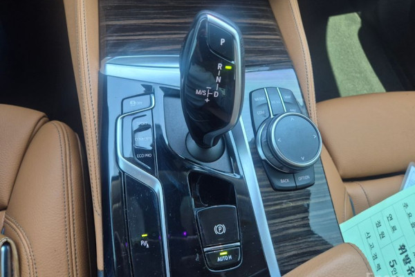 2022 BMW 5 серии с пробегом 53 120 км